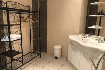 민박 La Ferme Aux Biches