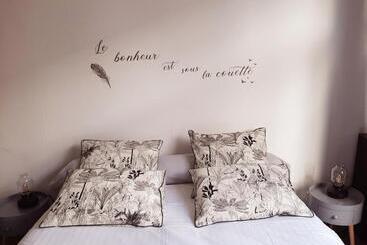 تختخواب و صبحانه La Villa 30