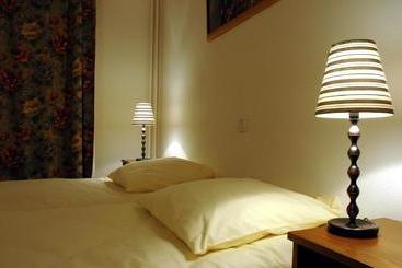 Отель Hôtel Le Génépi