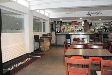 בית מלון כפרי La Hourquie Café