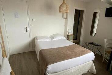 Отель Hôtel De La Mer Deauville Blonville Boutique Hôtel De Charme Vue Mer Ou Campagne Accès Direct