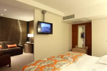 Otel Hôtel Le Griffon D'or
