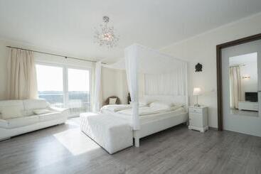 Bed and Breakfast Villa Altes Land