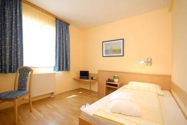 ホテル & Restaurant Hugenottengarten