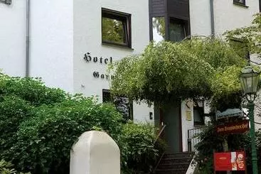 ホテル Zum Bergischen Hof