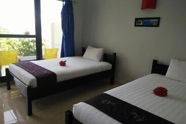 בית מלון כפרי Cf Komodo