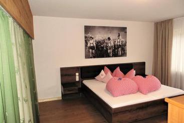 Otel Ferienwohnungen Hirschbachwinkel