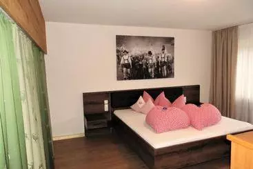 Hotel Ferienwohnungen Hirschbachwinkel