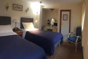 تختخواب و صبحانه Borderers Inn