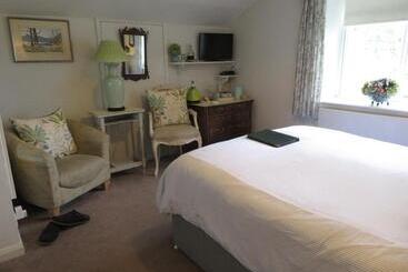 住宿加早餐  Slack Cottage