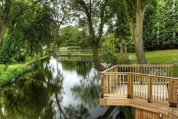 مبيت وإفطار Goss Hall