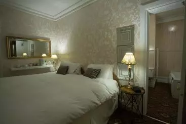 هتل Meifod House