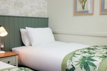 فندق The Kings Head Wroxham By Greene King Inns