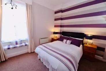 Bed and Breakfast Arvon House