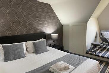 住宿加早餐  Wharton Park Golf & Country Club