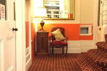 Welbeck Hotel Close To Beach, Train Station & Southend Airport