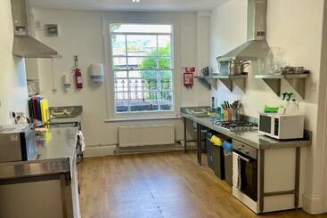 הוסטל Yha Cheddar Partner