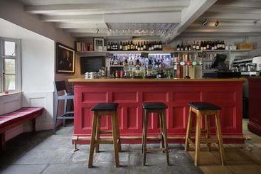 Bed and Breakfast The Churchill Arms