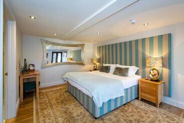 בית מלון כפרי Briarfields