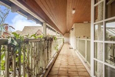 Hotel Wild Thyme & Honey