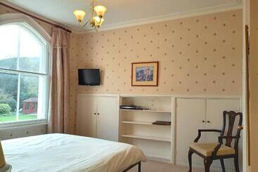 The Forest Country House B&b