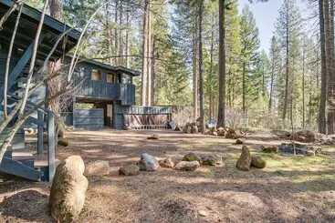 Quinta ou Casa Rural Klamath Falls Cabin W/ Private Sauna & Fire Pit!