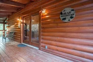 Mökkimajoitus Bear Necessities