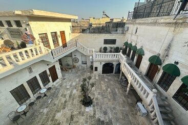 پانسیون Nomad Inn