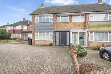 Residenssi Beautiful Gravesend 3 Beds By Jada Homes