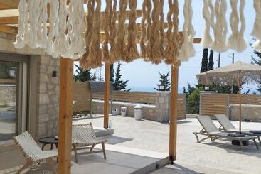 هتل آپارتمان Zephyros Villas   Agios Nikitas