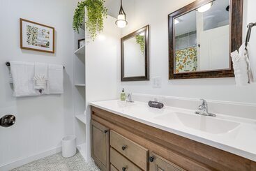 茅舍 Cozy Family Retreat W/ Fireplace, Near Wineries!