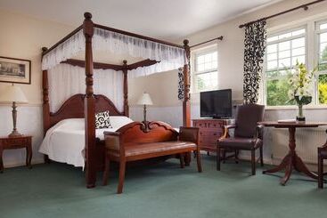 Hotel Fox & Hounds Country