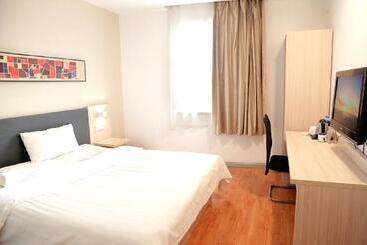 Hanting Hotel Luoyang Sports Center