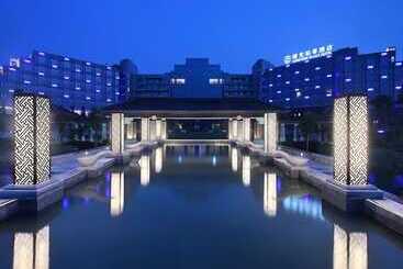 Hotell Luan Suntone Plaza