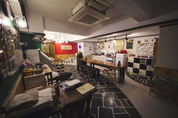 Dongbaekseom Guesthouse  Hostel