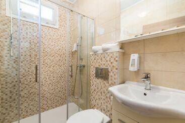 בית מלון כפרי Lando Resort