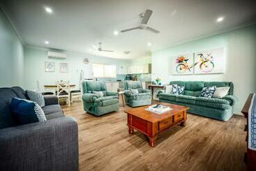 펜션 Alarks Nest Bed And Breakfast