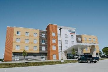 ホテル Fairfield Inn & Suites By Marriott Lincoln Airport