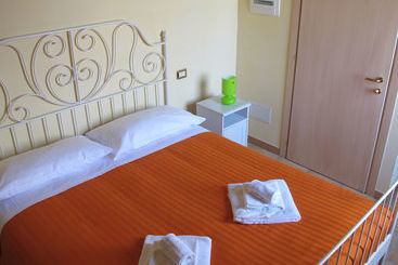 Hotelli Insolent Inn