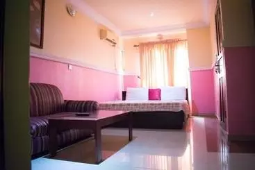 هتل Maria Suites