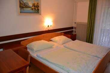 Hotel Sobe In Apartmaji Pri Ukcu