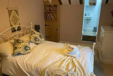 Bed and Breakfast Stone Cottage