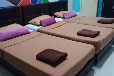 Szálloda Manja Inn, Paka