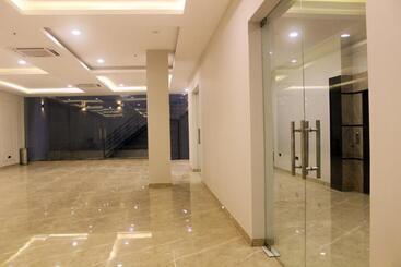 Otel Ahuja Residency Mayfield Garden