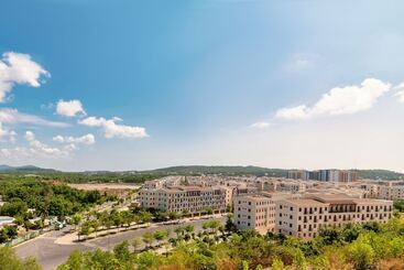 Hotel Lotus Home Hillside