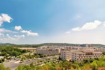 Hotel Lotus Home Hillside