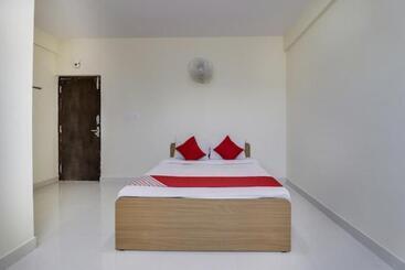 هتل Anjana Residency