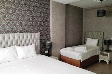 فندق şeri̇fe Hanim Konagi