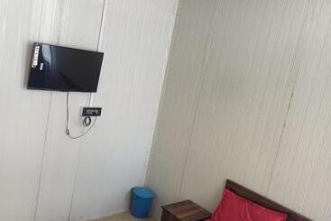 פנסיון Krishna Fun Land