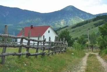 تختخواب و صبحانه Matija